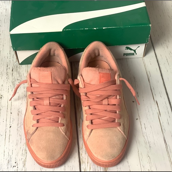 Pink suede Pumas - Picture 2 of 5